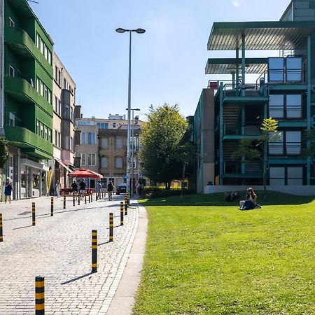 Downtown 2 Minutes By Walk To Center And Metro-Direct To Airpot T4 Apartment Porto Luaran gambar