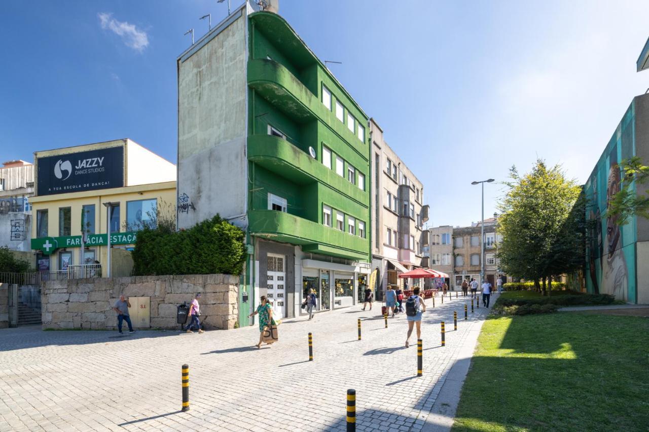 Downtown 2 Minutes By Walk To Center And Metro-Direct To Airpot T4 Apartment Porto Luaran gambar
