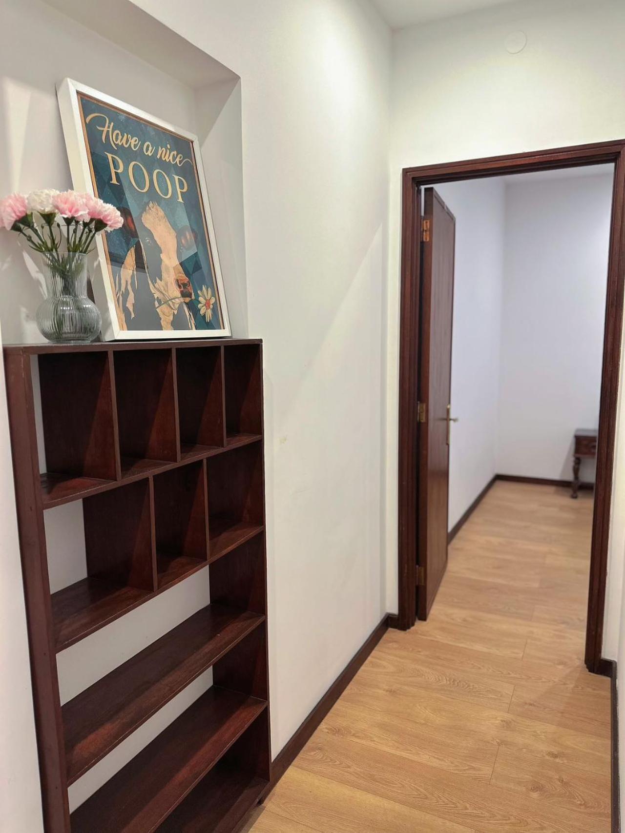 Downtown 2 Minutes By Walk To Center And Metro-Direct To Airpot T4 Apartment Porto Luaran gambar