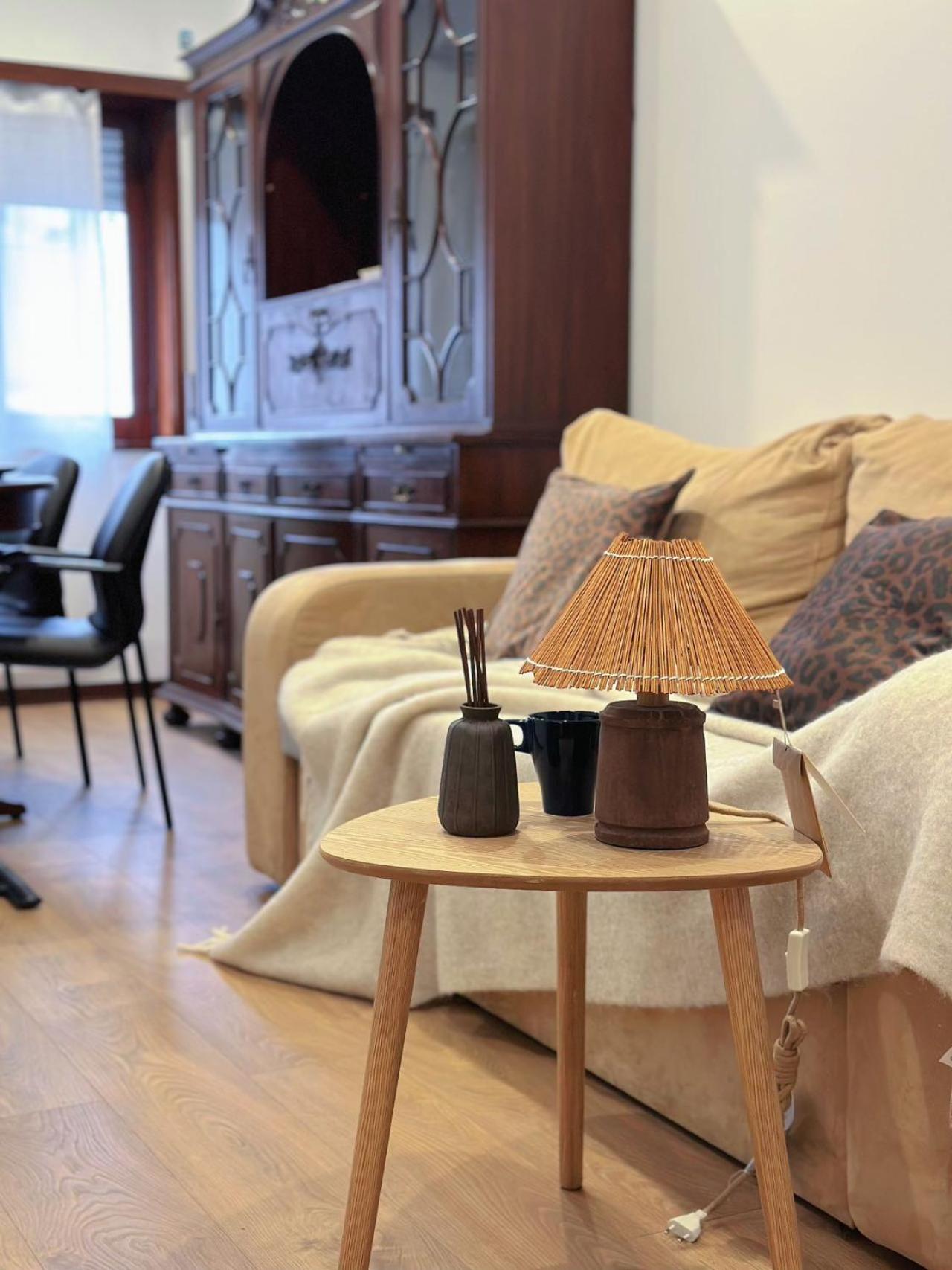 Downtown 2 Minutes By Walk To Center And Metro-Direct To Airpot T4 Apartment Porto Luaran gambar