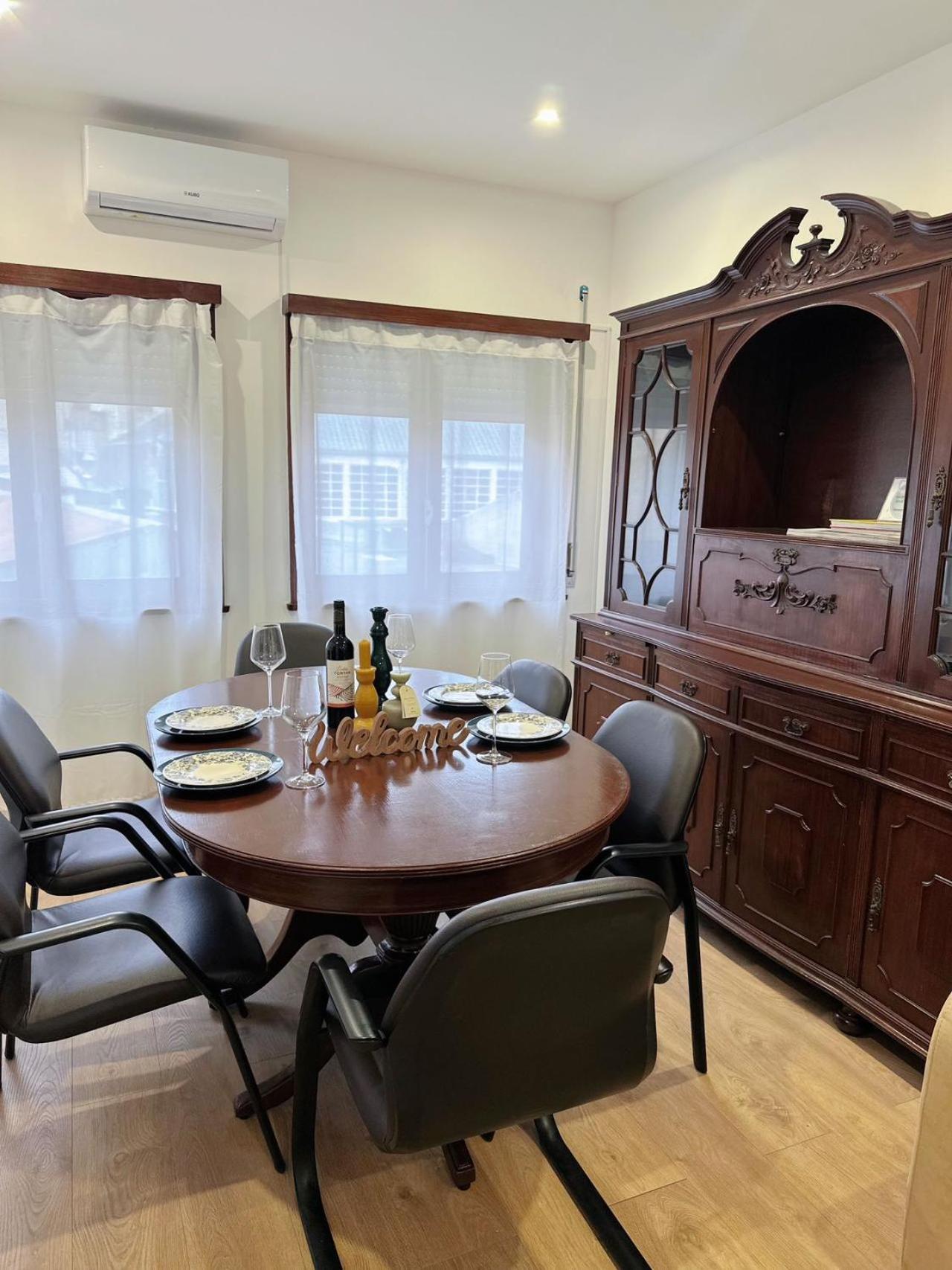 Downtown 2 Minutes By Walk To Center And Metro-Direct To Airpot T4 Apartment Porto Luaran gambar